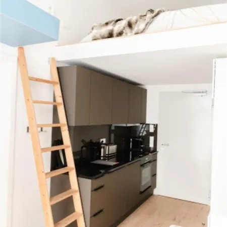 Oomph The Chic Nest Apartment *